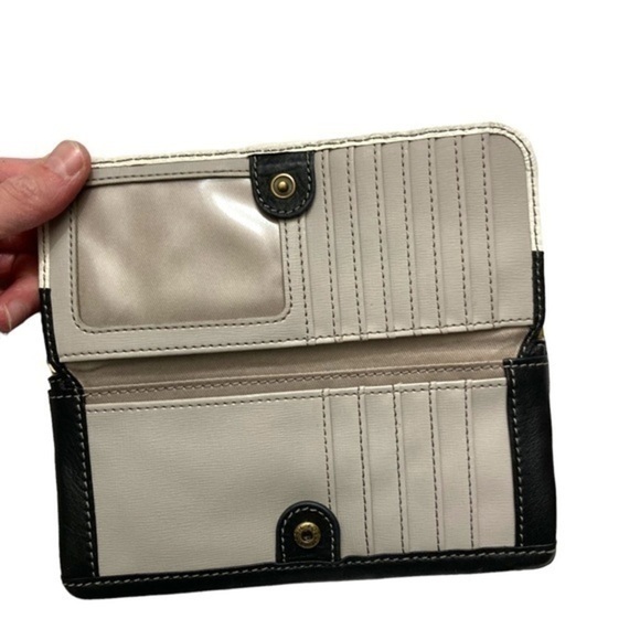 Fossil black gray creamy white colorblock clutch wallet - Picture 6 of 7